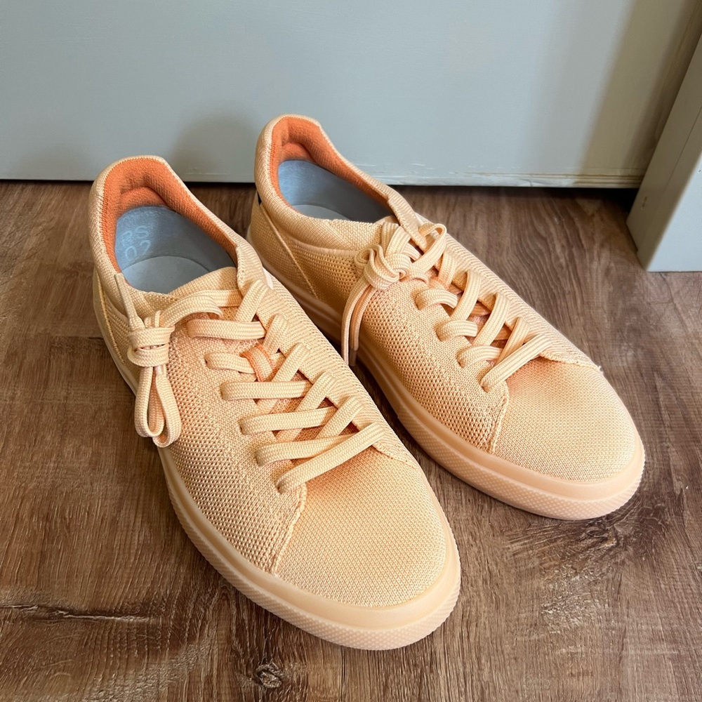 Creamsicle Rothy Sneakers - Picture 2 of 10